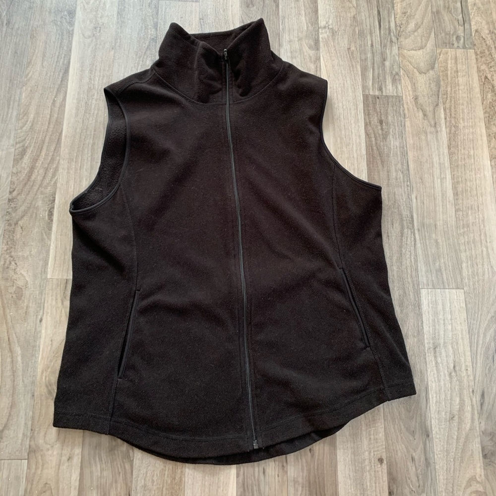 Old Navy fleece vest